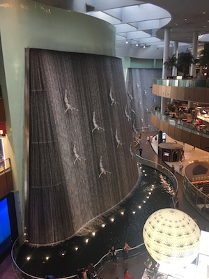 Fountain of swimmers in the Dubai Mall