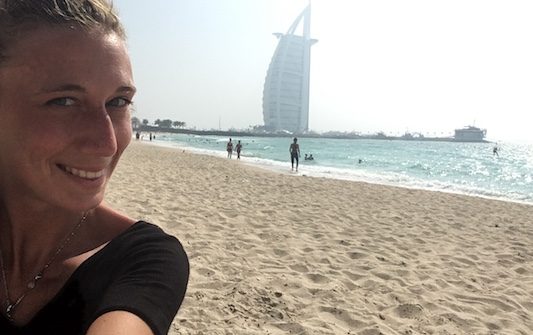 Selfie con la Vela di Dubai in un Giorno