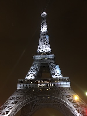 Close up photo of the Tour Eiffel in Paris