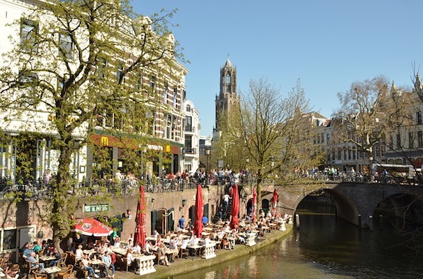 Vista su Oudegracht Canal di Utrecht