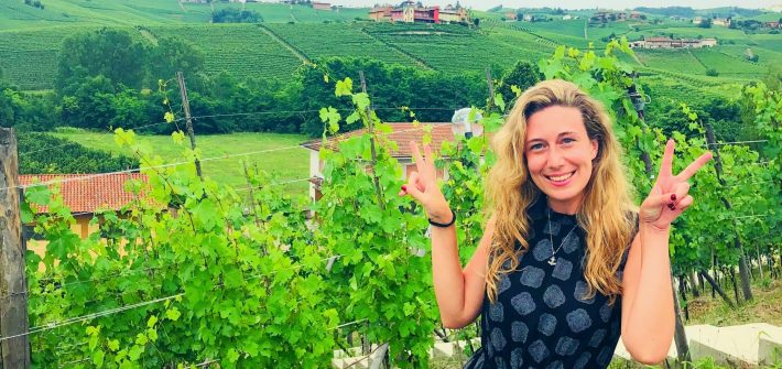 Between the vineyard of Langhe in Barolo, one stop of our food and wine tour of Italy